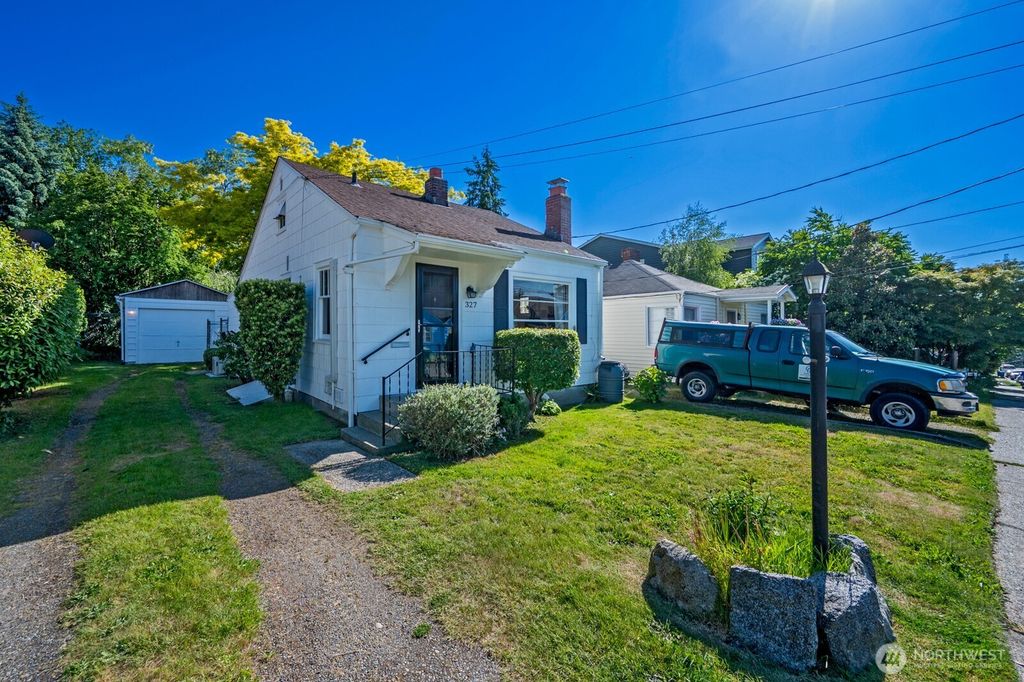 Photo of 327 NE 90th Street, Seattle, WA 98115 (MLS # 2383122)