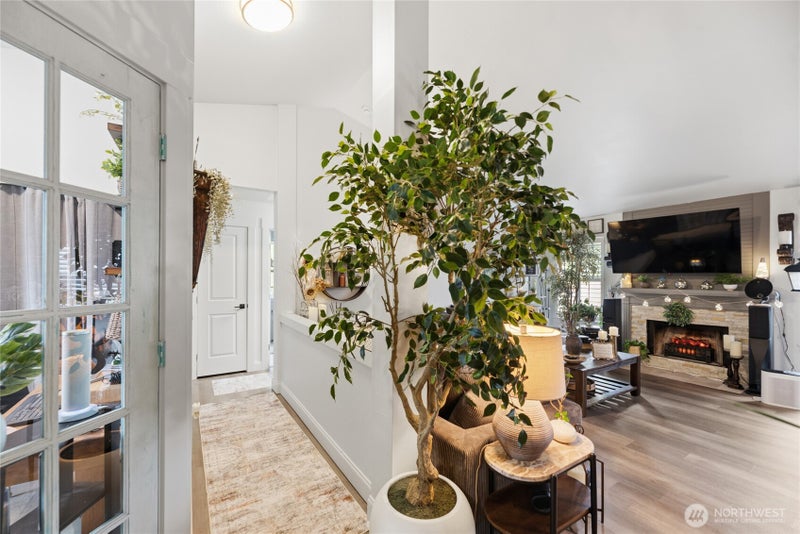 103 Corrin Court NW