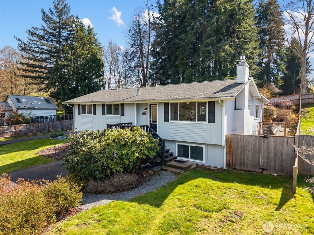 Photo of 2111 Beacon Avenue SE, Olympia, WA 98501 (MLS # 2490048)
