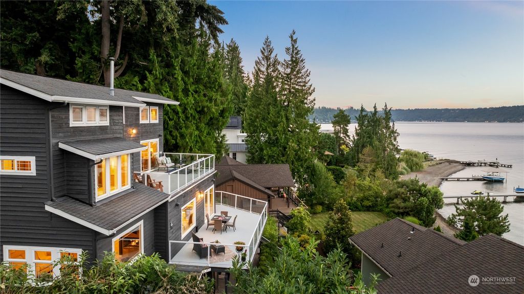 Photo of 1408 W Lake Sammamish Parkway SE, Bellevue, WA 98008 (MLS # 2278513)