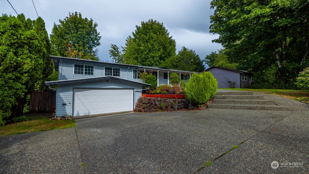 Photo of 1611 169th Place SW, Lynnwood, WA 98037 (MLS # 2162907)