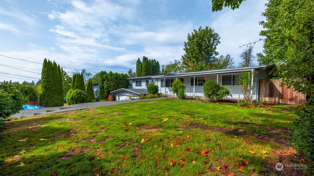 Photo of 1611 169th Place SW, Lynnwood, WA 98037 (MLS # 2162907)