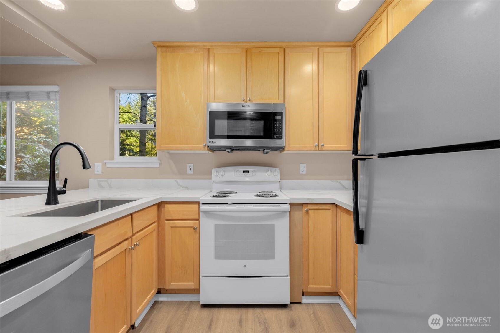 17917 80 Avenue NE B5