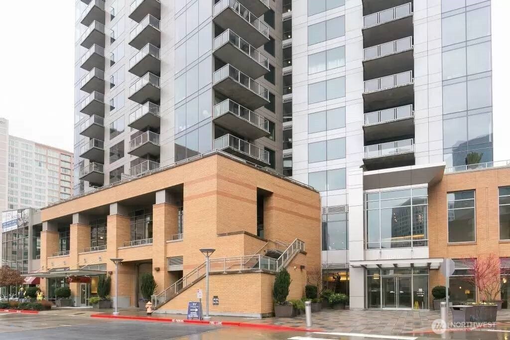 Photo of 10610 NE 9th Street Pl #1202, Bellevue, WA 98004 (MLS # 2591796)
