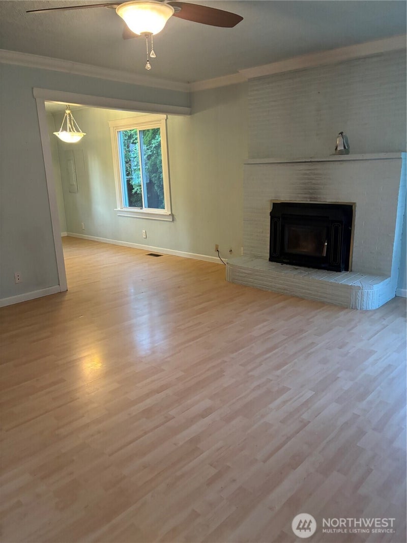 1509 Everett Street