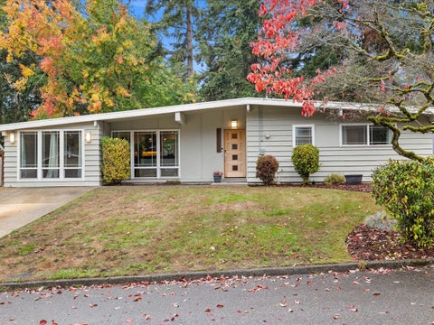 Photo of 15718 NE 1st Place, Bellevue, WA 98008 (MLS # 2598176)