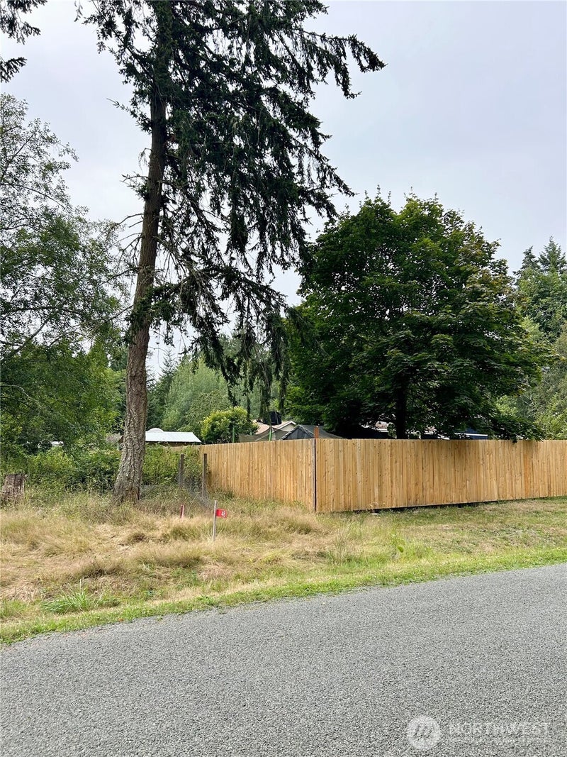 48 Lewis Avenue