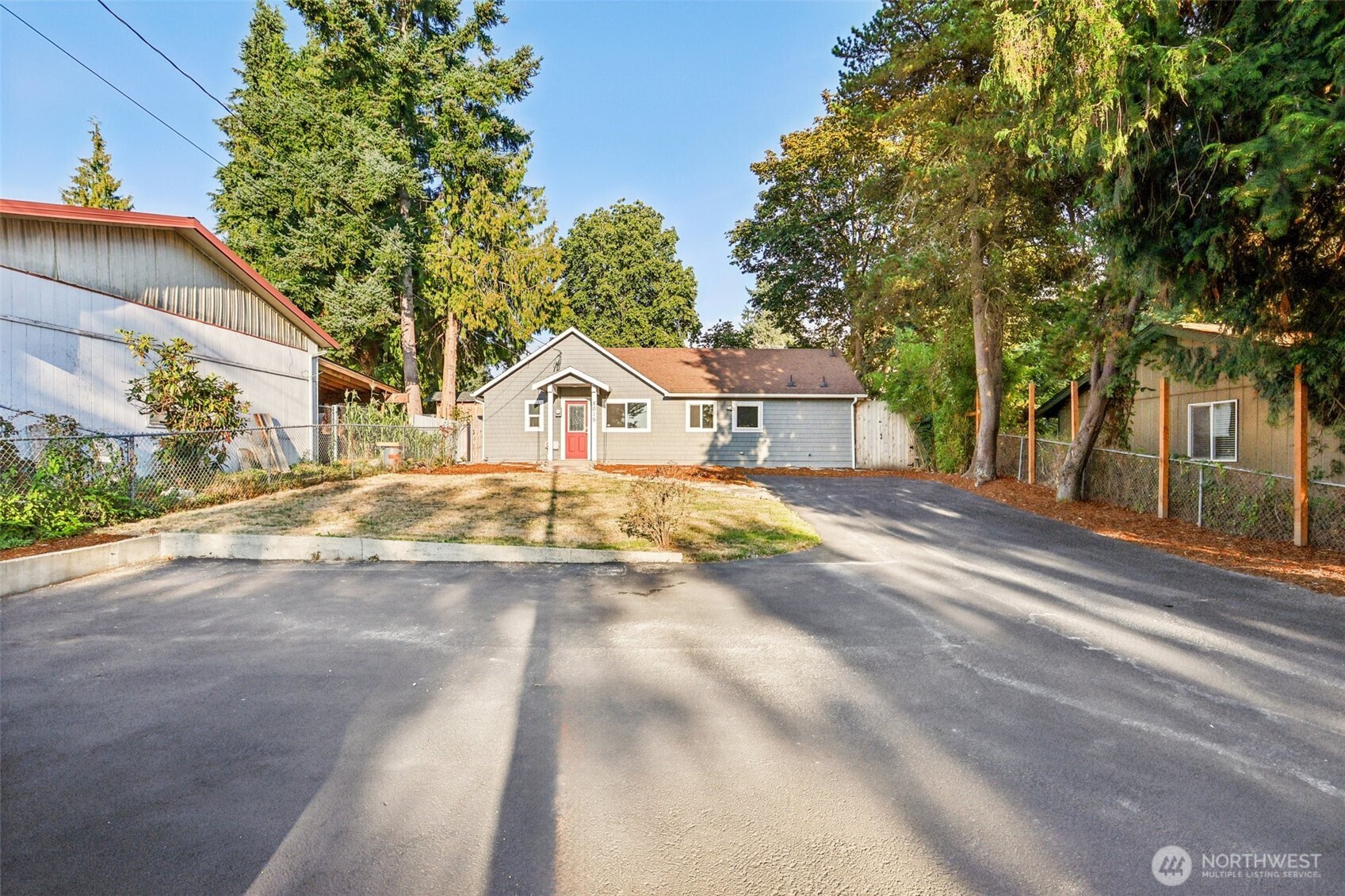 8015 Yakima Ave.