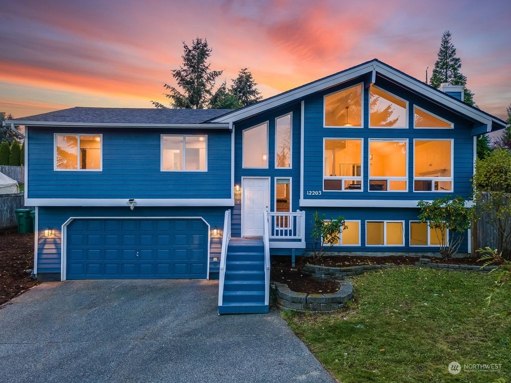 Photo of 12203 28th Place NE, Lake Stevens, WA 98258 (MLS # 2311197)