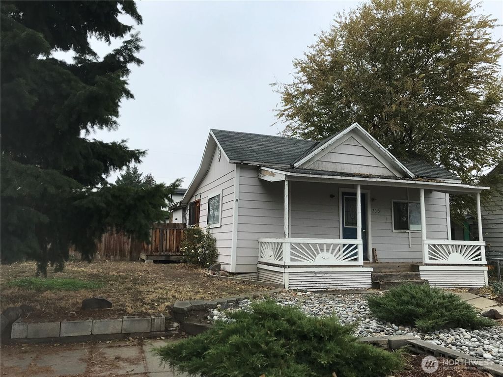 Photo of 230 N Emerson Ave, Wenatchee, WA 98801 (MLS # 2456312)
