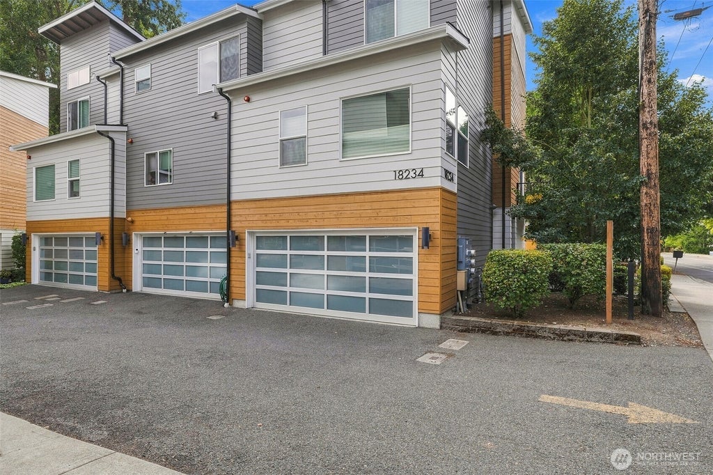 Photo of 18234 73rd Avenue NE #103, Kenmore, WA 98028 (MLS # 2584166)