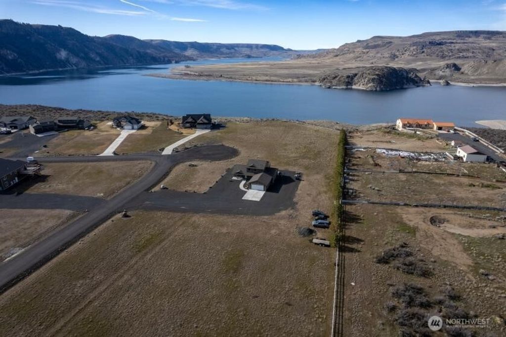 Photo of 44430 Lupine Drive N, Wilbur, WA 99185 (MLS # 2482185)