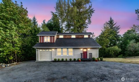 Photo of 901 W Stanley Street, Granite Falls, WA 98252 (MLS # 2444192)