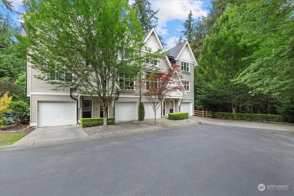 Photo of 22596 NE Alder Crest Lane, Redmond, WA 98053 (MLS # 2273627)