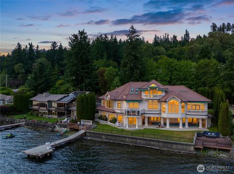 Photo of 2819 E Lake Sammamish Parkway NE, Sammamish, WA 98074 (MLS # 2391156)