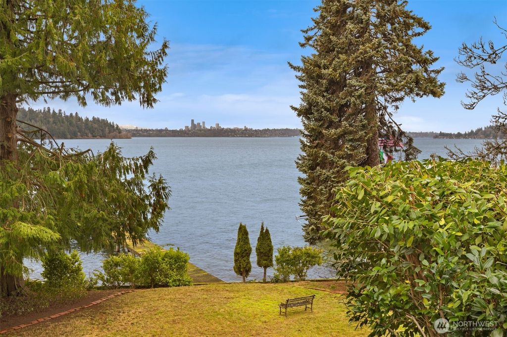 Photo of 5265 West Mercer Way, Mercer Island, WA 98040 (MLS # 2469842)
