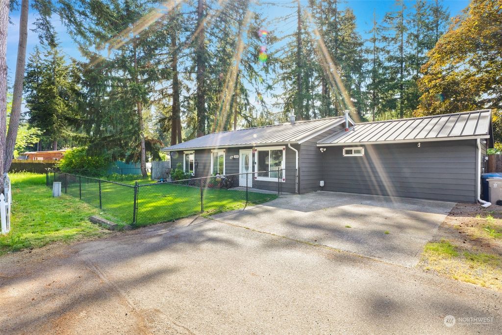 Photo of 19509 SE 265th Street, Covington, WA 98042 (MLS # 2075386)