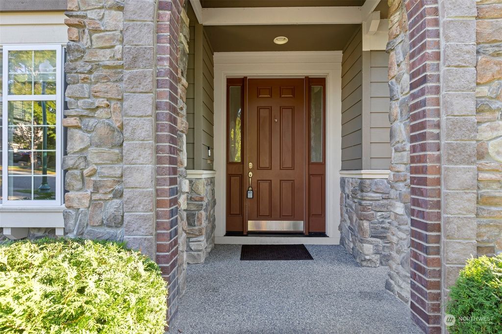 Photo of 16647 NE 120th Street, Redmond, WA 98052 (MLS # 2286261)