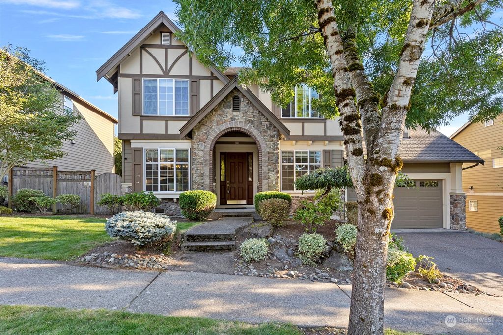 Photo of 16647 NE 120th Street, Redmond, WA 98052 (MLS # 2286261)