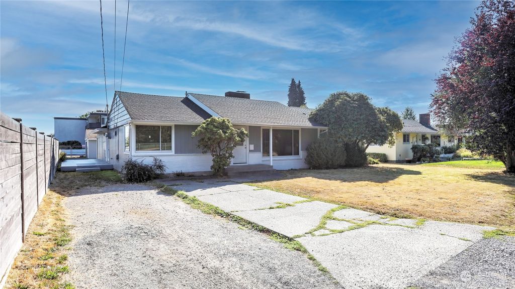Photo of 11248 20th Avenue S, Seattle, WA 98168 (MLS # 1999521)
