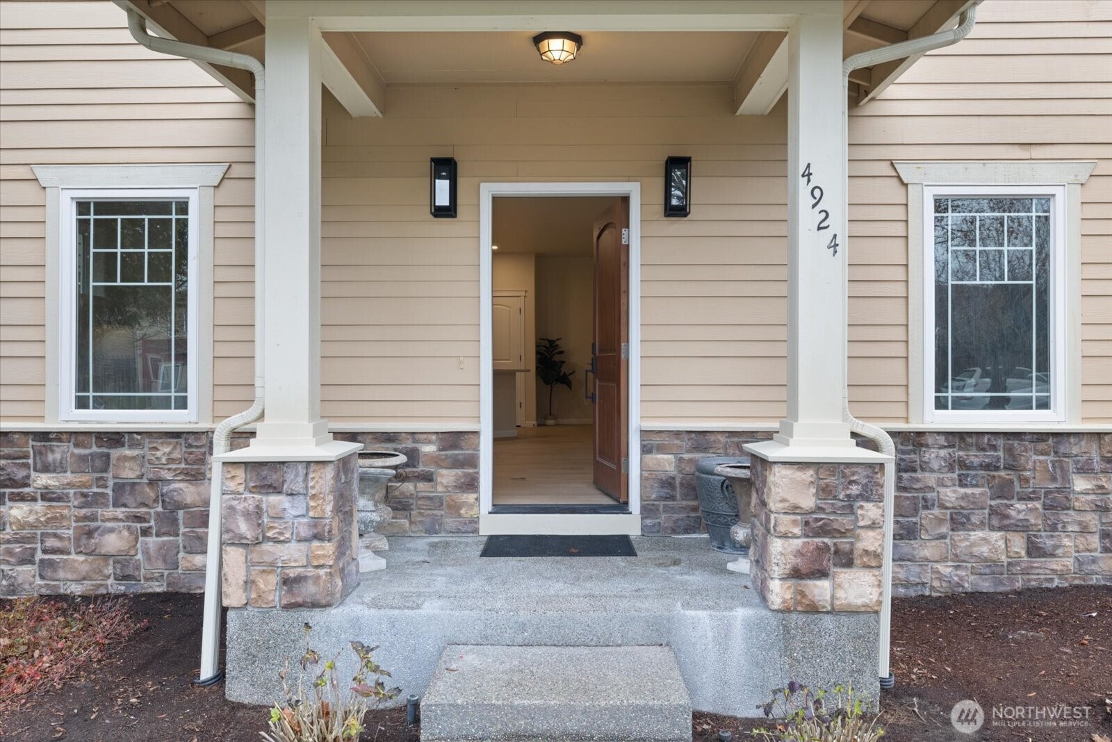 4924 Balustrade Boulevard SE