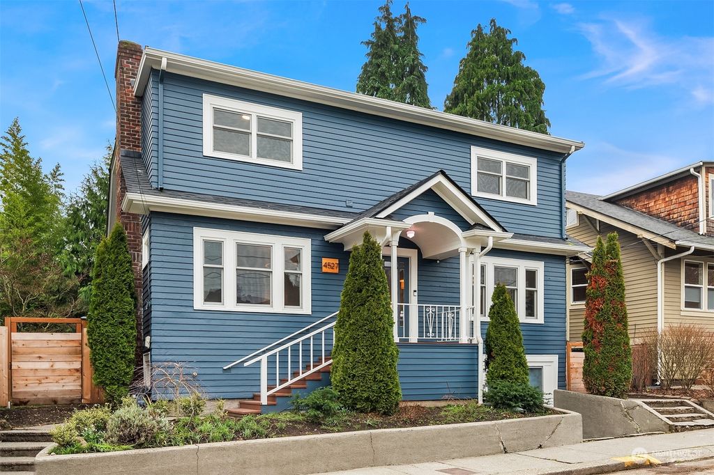 Photo of 4527 1st Avenue NE, Seattle, WA 98105 (MLS # 2317100)