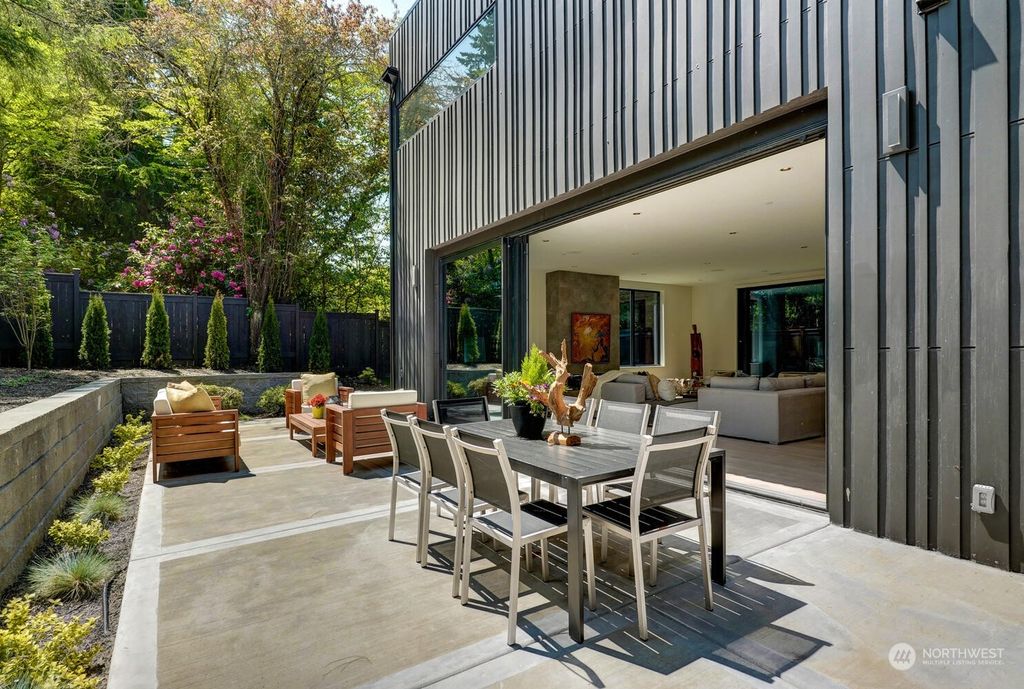 Photo of 9155 NE 21st Place, Clyde Hill, WA 98004 (MLS # 2075110)