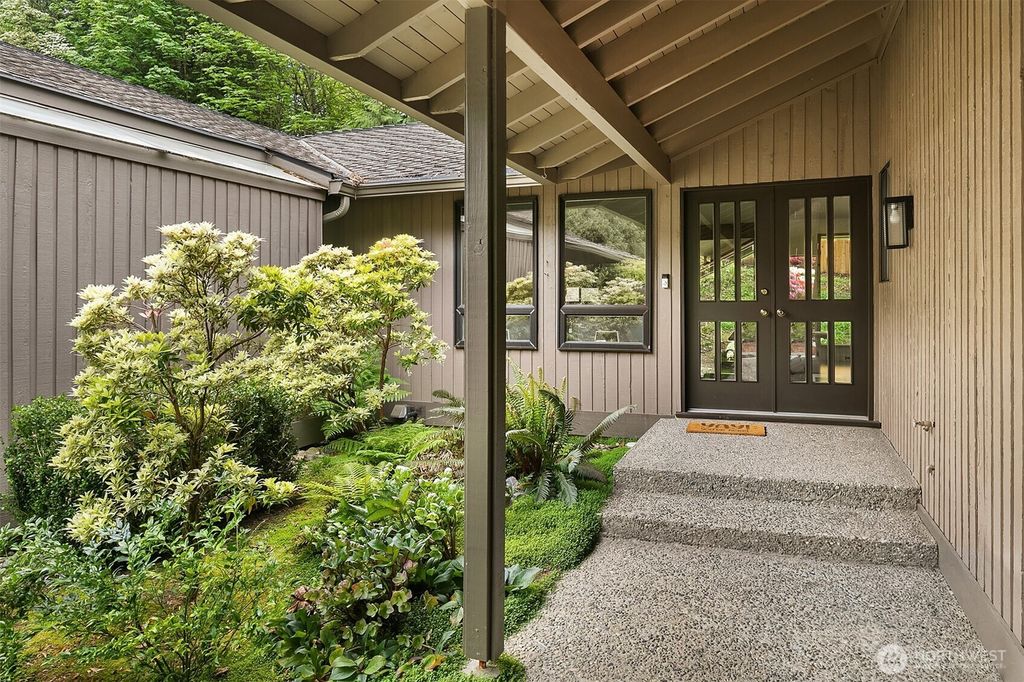 Photo of 910 145th Place NE, Bellevue, WA 98007 (MLS # 2529895)