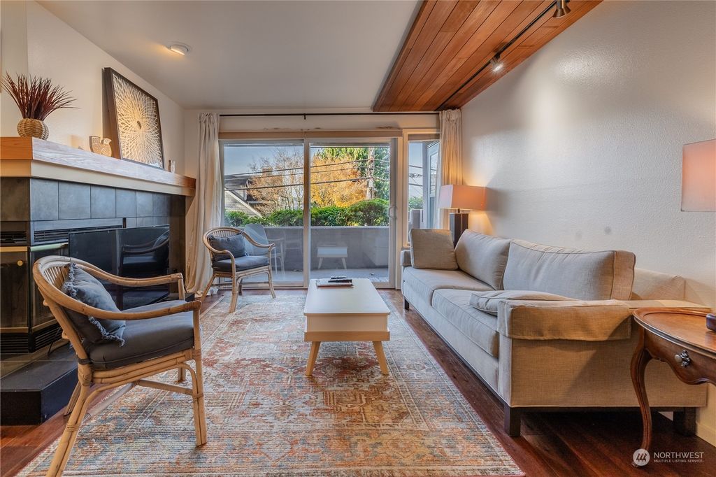 Photo of 2611 Eastlake Avenue E #102, Seattle, WA 98102 (MLS # 2316297)