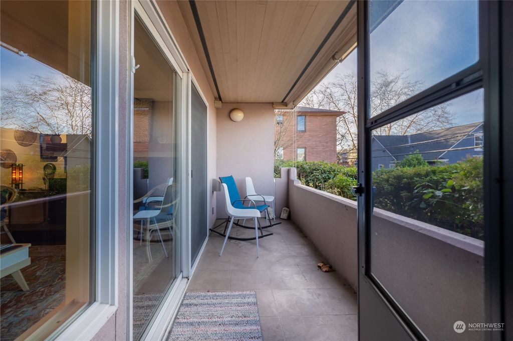 Photo of 2611 Eastlake Avenue E #102, Seattle, WA 98102 (MLS # 2316297)