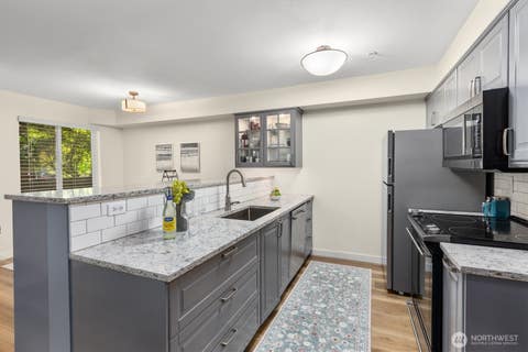 Photo of 5501 Lakemont Boulevard SE #102, Bellevue, WA 98006 (MLS # 2543529)