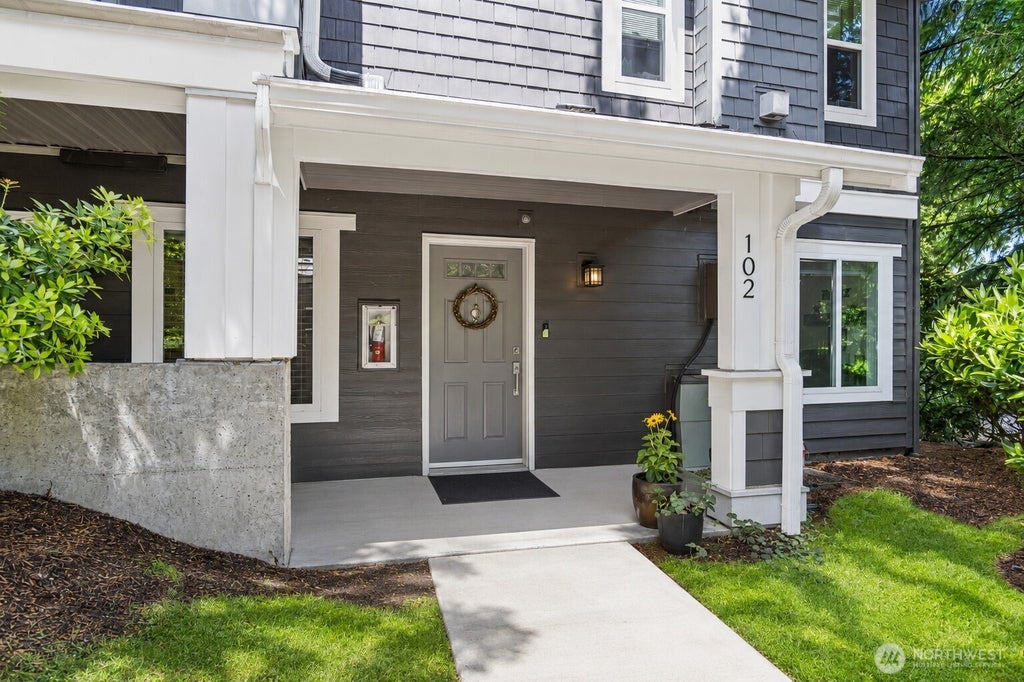 Photo of 5501 Lakemont Boulevard SE #102, Bellevue, WA 98006 (MLS # 2543529)