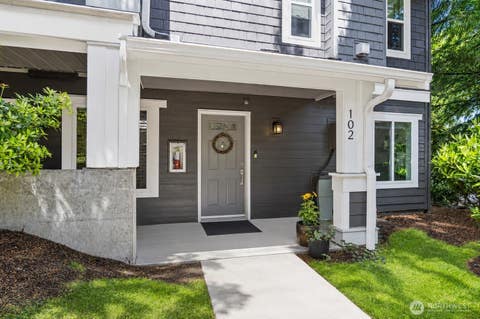 Photo of 5501 Lakemont Boulevard SE #102, Bellevue, WA 98006 (MLS # 2543529)