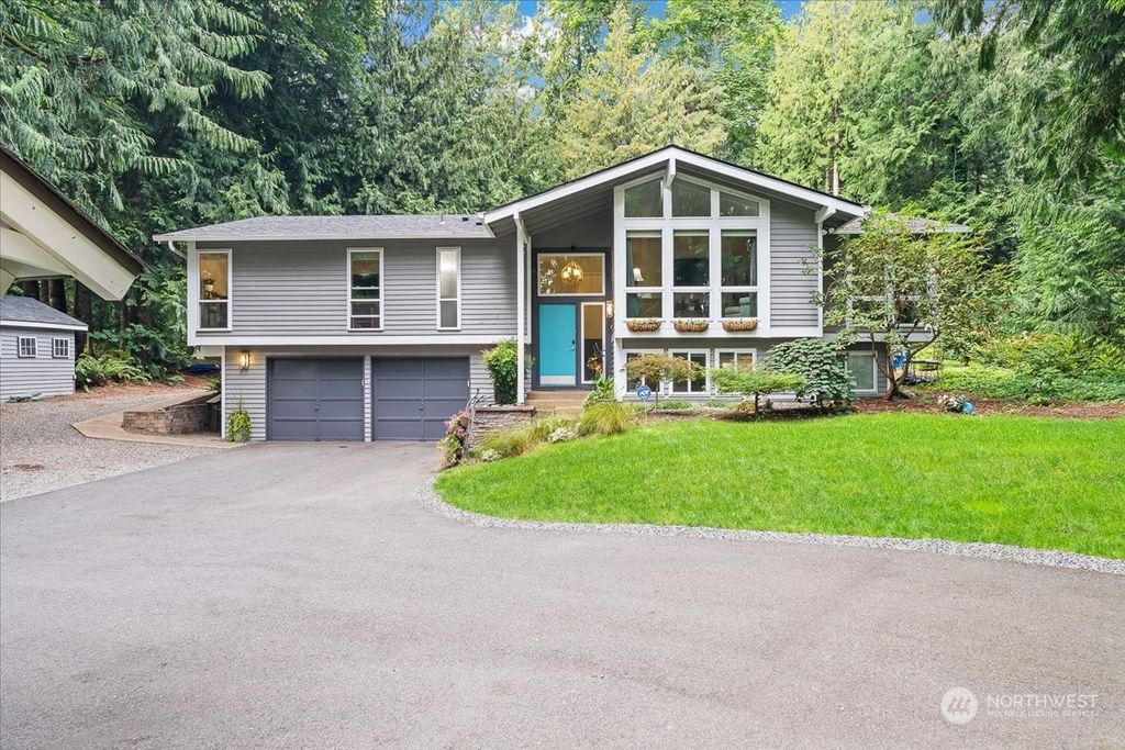 Photo of 24818 SE Mirrormont Place, Issaquah, WA 98027 (MLS # 2157734)