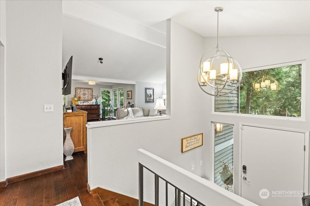 Photo of 24818 SE Mirrormont Place, Issaquah, WA 98027 (MLS # 2157734)