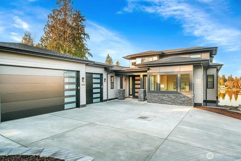 Photo of 1470 SW 158th Street, Burien, WA 98166 (MLS # 2479927)