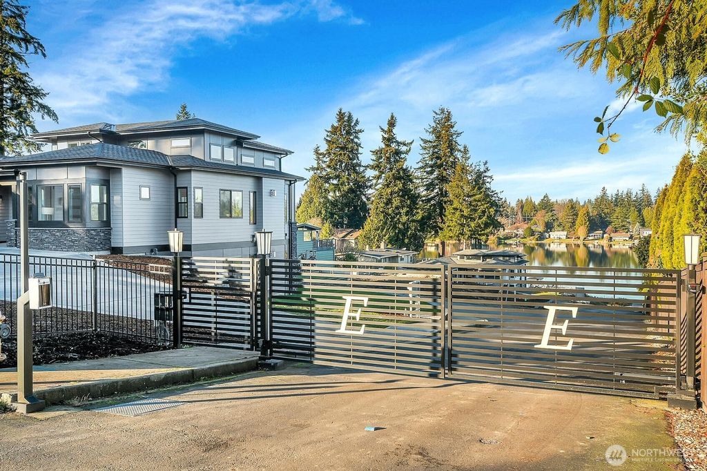 Photo of 1470 SW 158th Street, Burien, WA 98166 (MLS # 2479927)