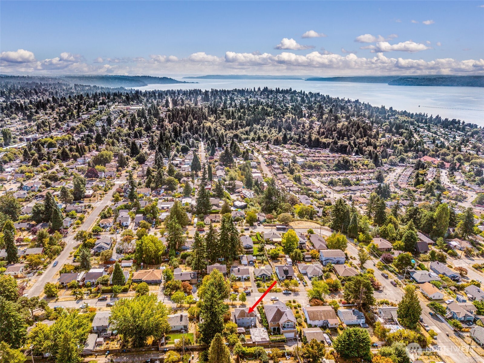 Seattle, Washington 98126, United States, 3 Bedrooms Bedrooms, ,2 BathroomsBathrooms,Residential,Pending,206375