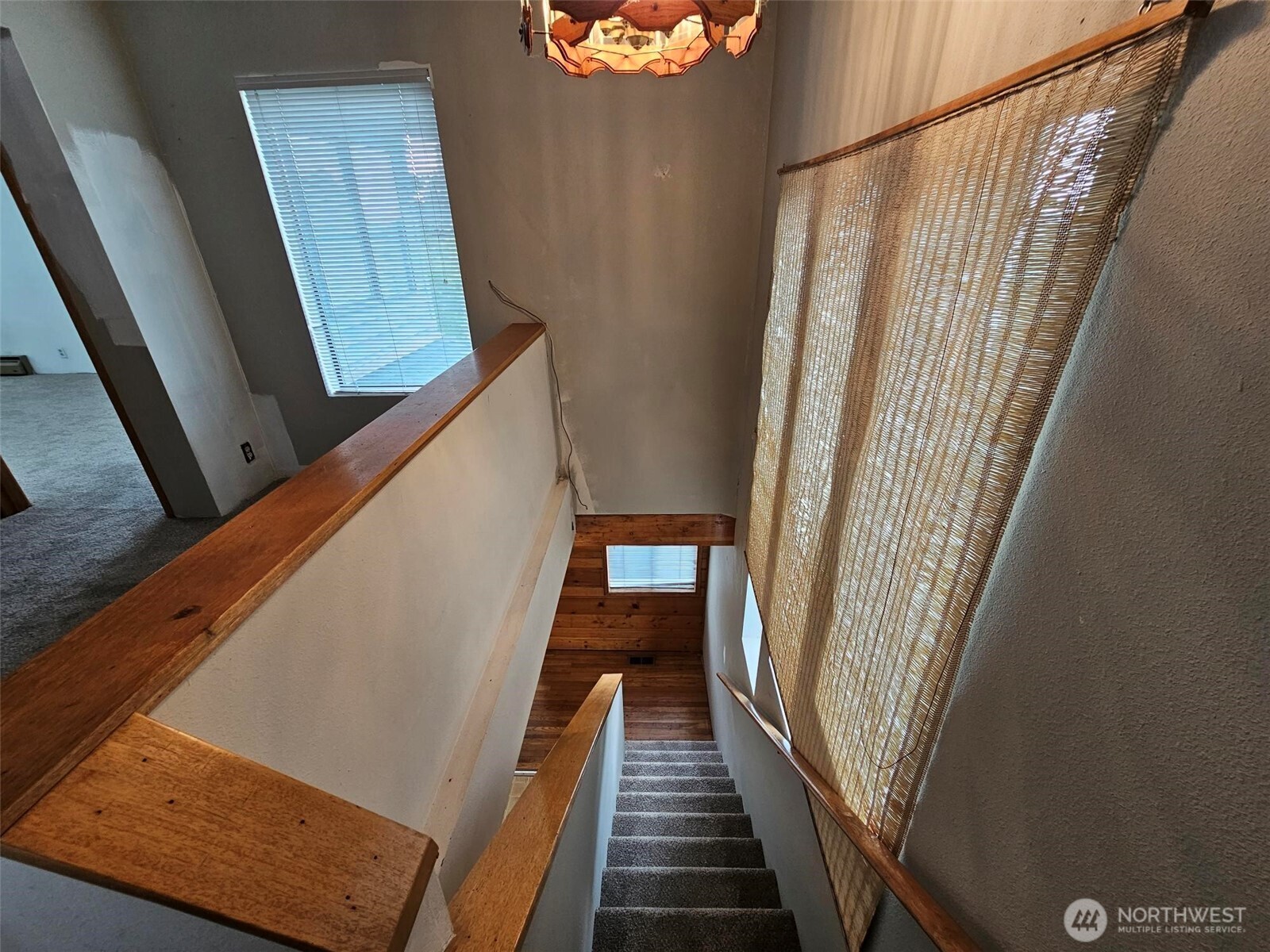 Seattle, Washington 98126, United States, 3 Bedrooms Bedrooms, ,2 BathroomsBathrooms,Residential,Pending,206375