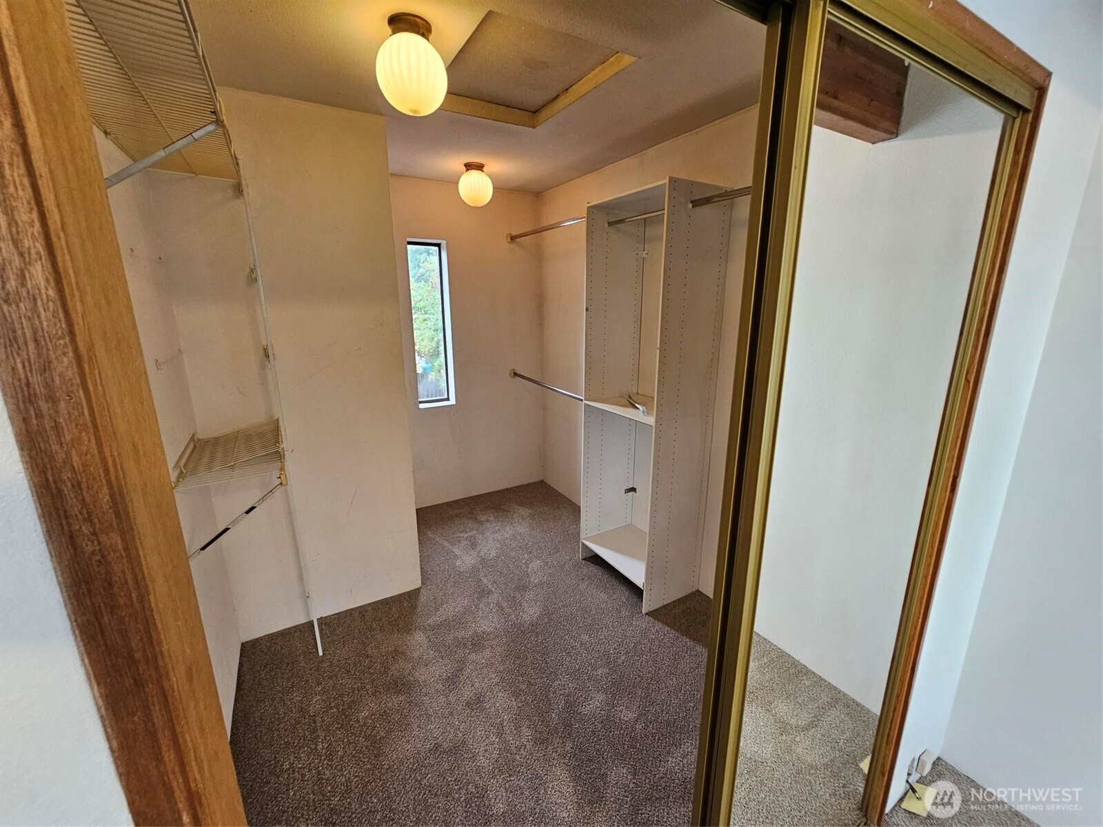 Seattle, Washington 98126, United States, 3 Bedrooms Bedrooms, ,2 BathroomsBathrooms,Residential,Pending,206375