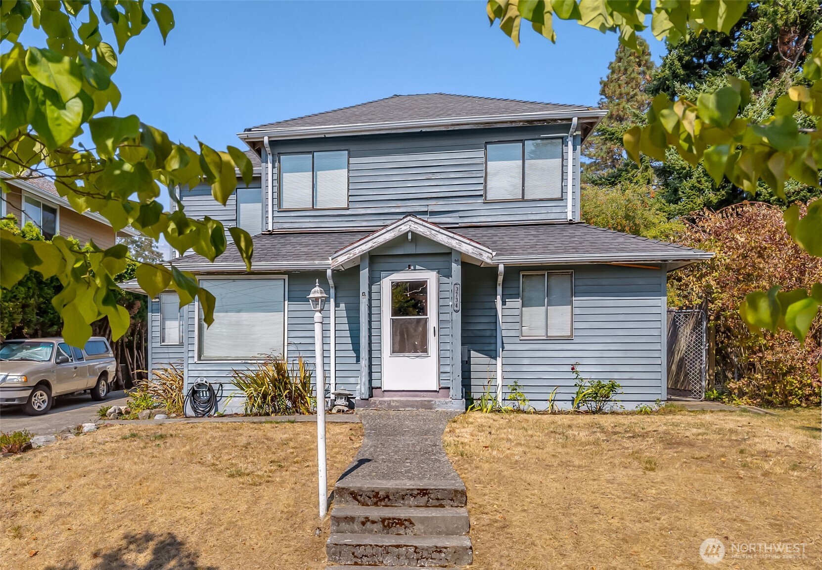 Seattle, Washington 98126, United States, 3 Bedrooms Bedrooms, ,2 BathroomsBathrooms,Residential,Pending,206375