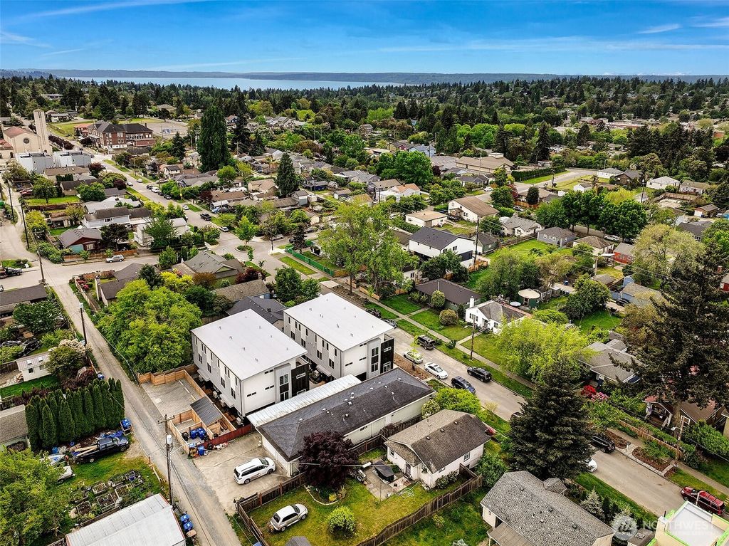 Photo of 9238 20th Avenue SW #A, Seattle, WA 98106 (MLS # 2336695)