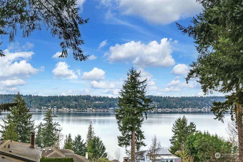 Photo of 2023 192nd Avenue SE, Sammamish, WA 98075 (MLS # 2194207)
