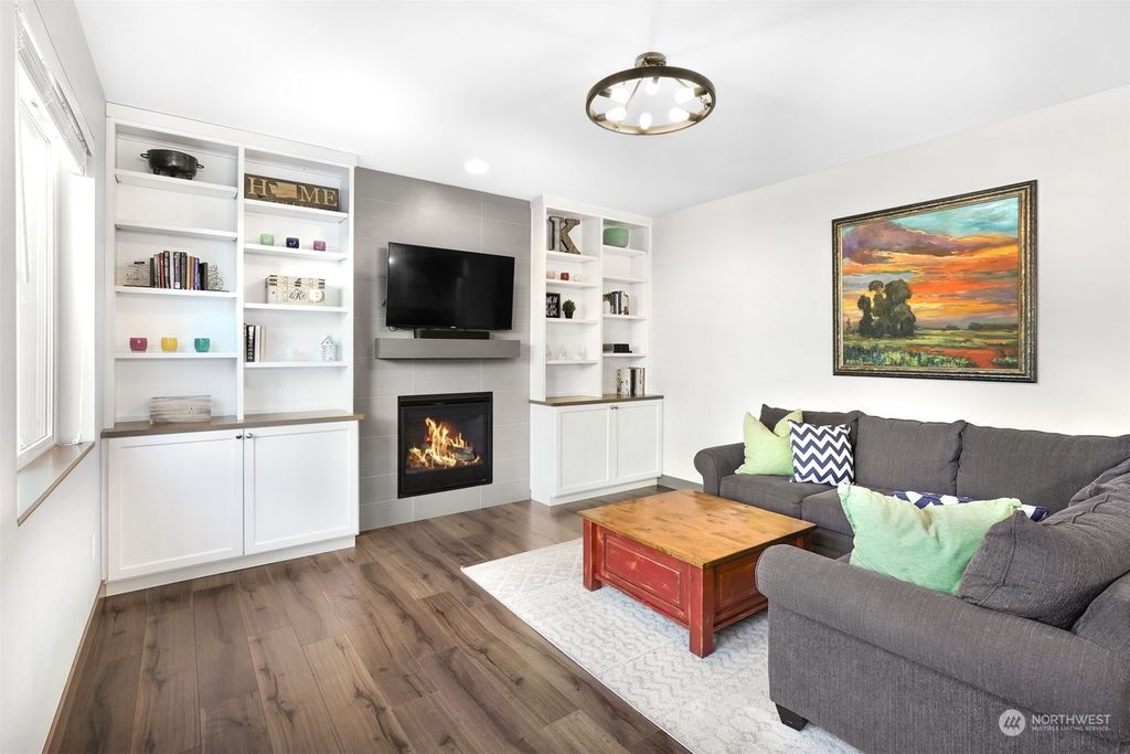 Photo of 13923 18th Place W, Lynnwood, WA 98087 (MLS # 2235106)