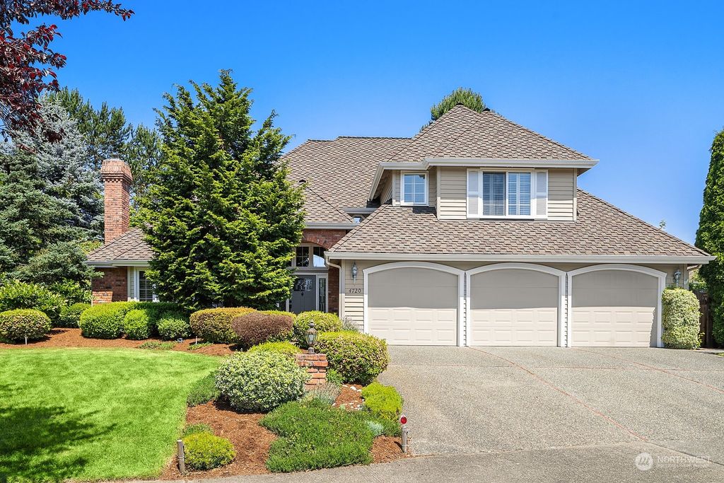 Photo of 4720 171st Avenue SE, Bellevue, WA 98006 (MLS # 2132376)