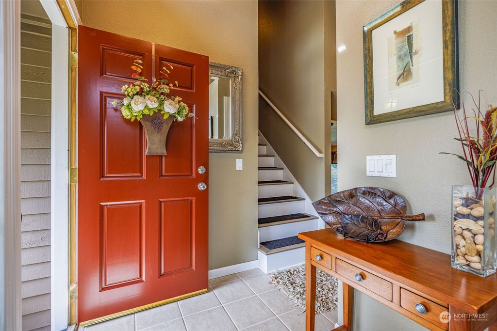 Photo of 16116 SE 180th Place, Renton, WA 98058 (MLS # 2044230)