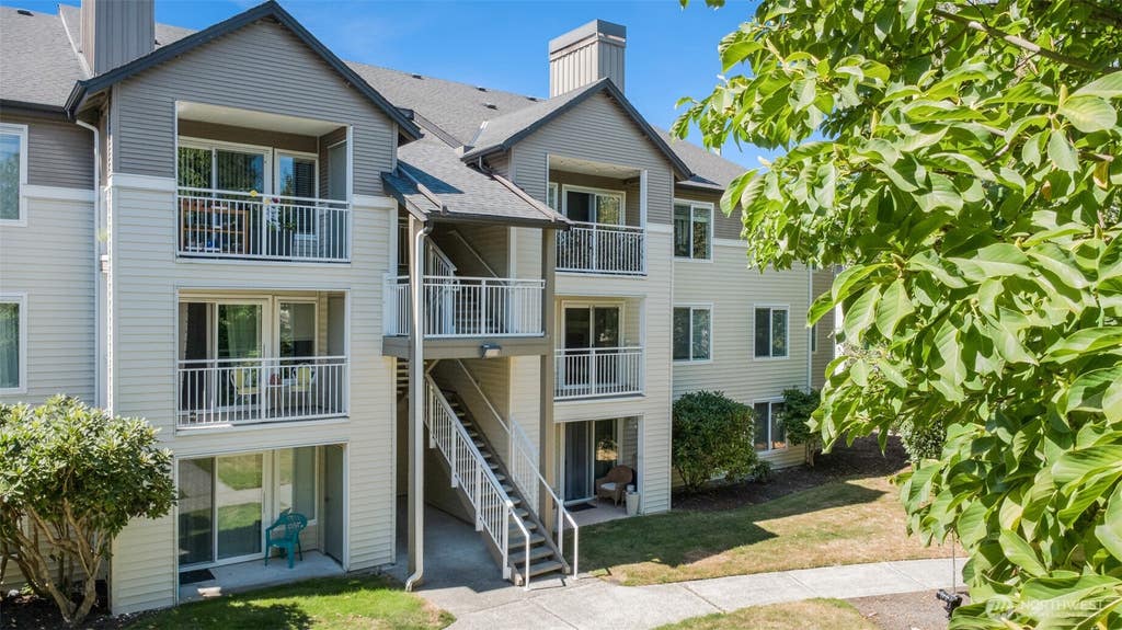 Photo of 12423 Harbour Pointe Boulevard #V202, Mukilteo, WA 98275 (MLS # 2571105)