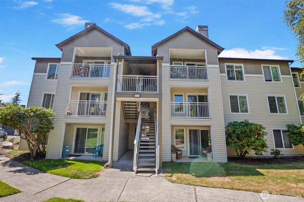 Photo of 12423 Harbour Pointe Boulevard #V202, Mukilteo, WA 98275 (MLS # 2571105)