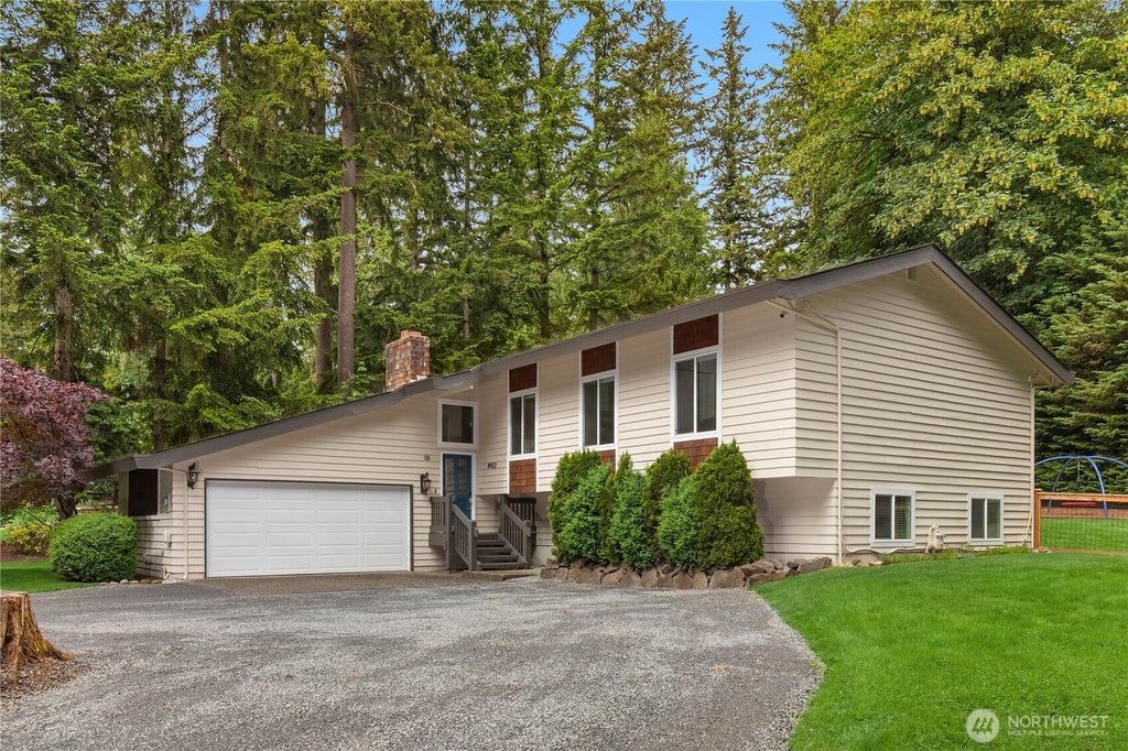 Photo of 19122 181st Avenue NE, Woodinville, WA 98077 (MLS # 2584134)