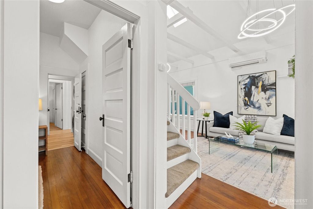 Photo of 424 27th Avenue E, Seattle, WA 98112 (MLS # 2478042)